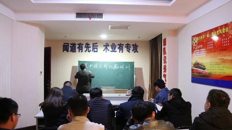 成都叉车培训周末班：掌握技能，开启职业新篇章