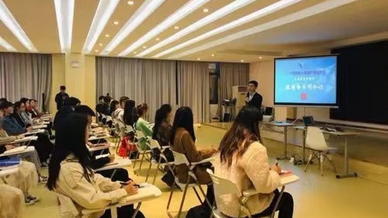 网络课程平台：揭秘其功能与优缺点